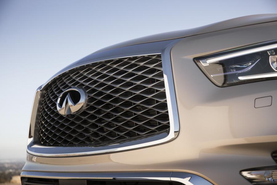 Детали экстерьера Infiniti QX80 5.6 2018 года  (фото 54 из 117)